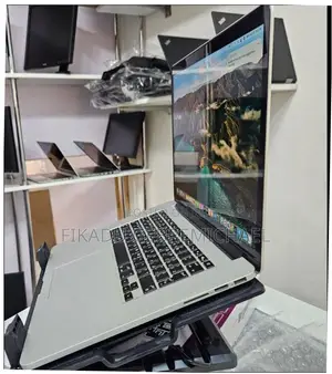 New Laptop Apple MacBook 2018 16GB Intel Core I7 SSD 256GB