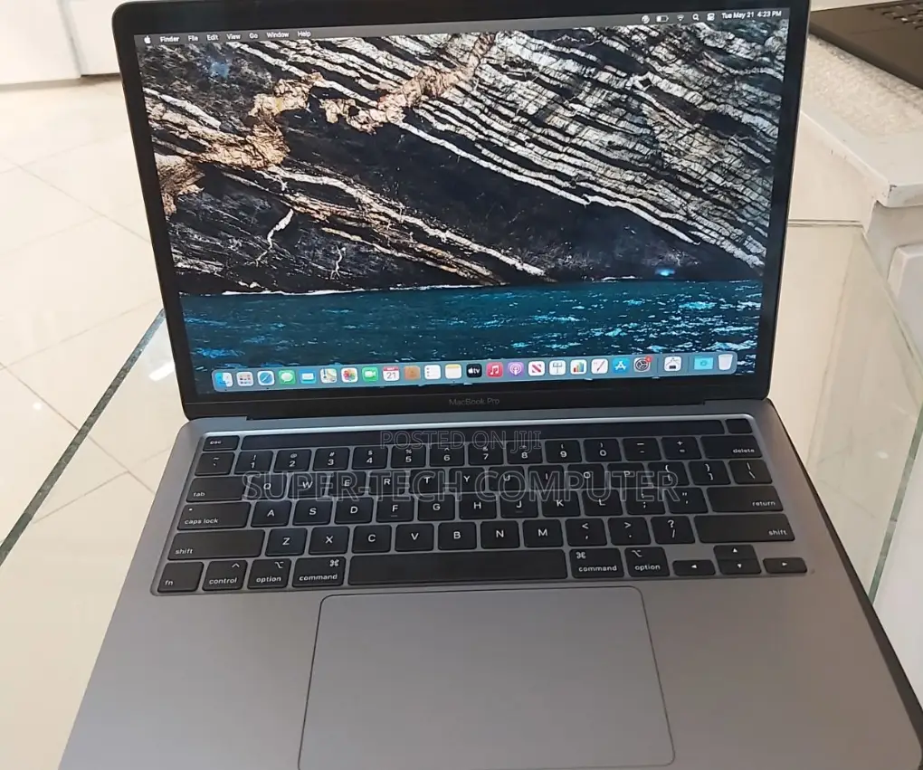 New Laptop Apple MacBook Pro 2019 16GB Intel Core I5 SSD 512GB