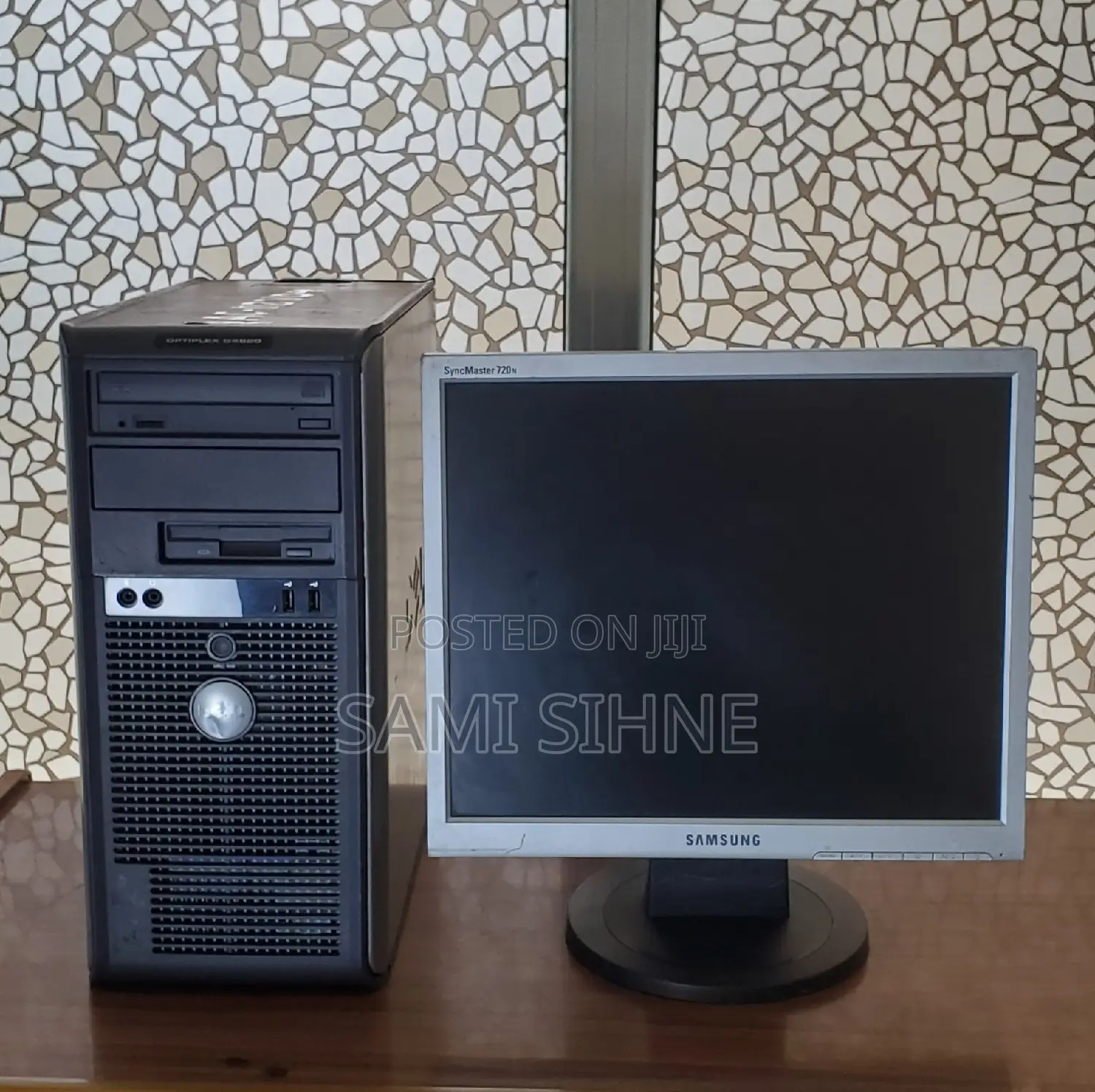 Desktop Computer Dell 1GB Intel Pentium HDD 72GB