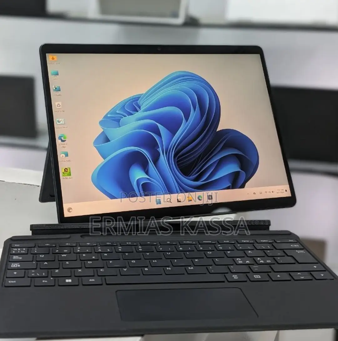 New Laptop Microsoft Surface Pro 9 16GB Intel Core I5 SSD 256GB