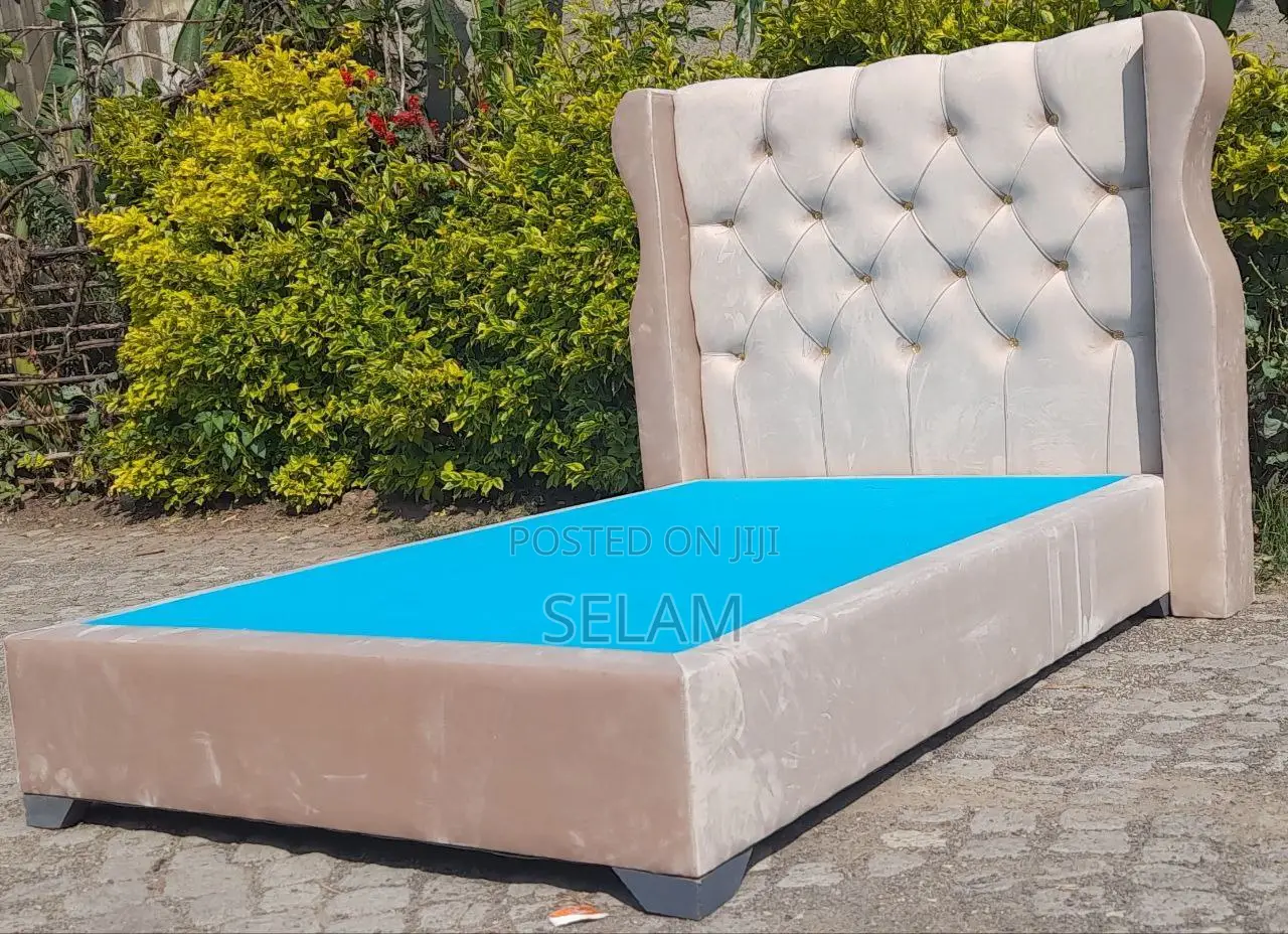 Comfortable Bed 1:50