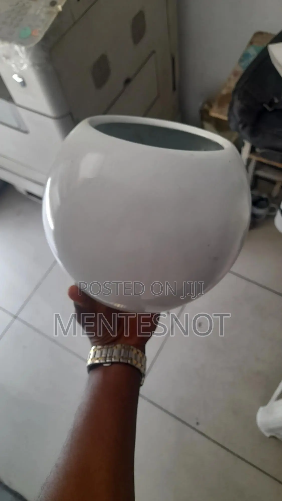 Flower Pot የአበባ መትከያ በ ፈለጉት አርማ