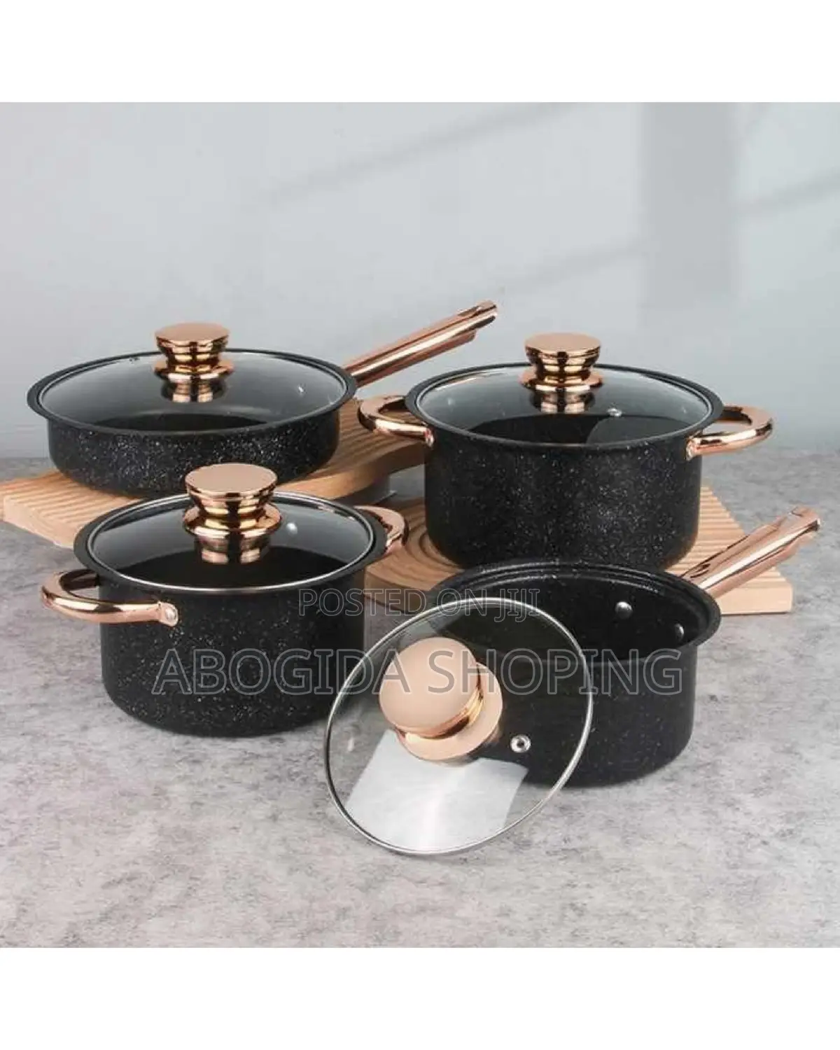 2 ድስቶች + 1 ወጥ ማቅረቢያ + 1 መጥበሻ 
 የማይዙ የማያሳርሩ ለይታ ውቡ የሆኑ