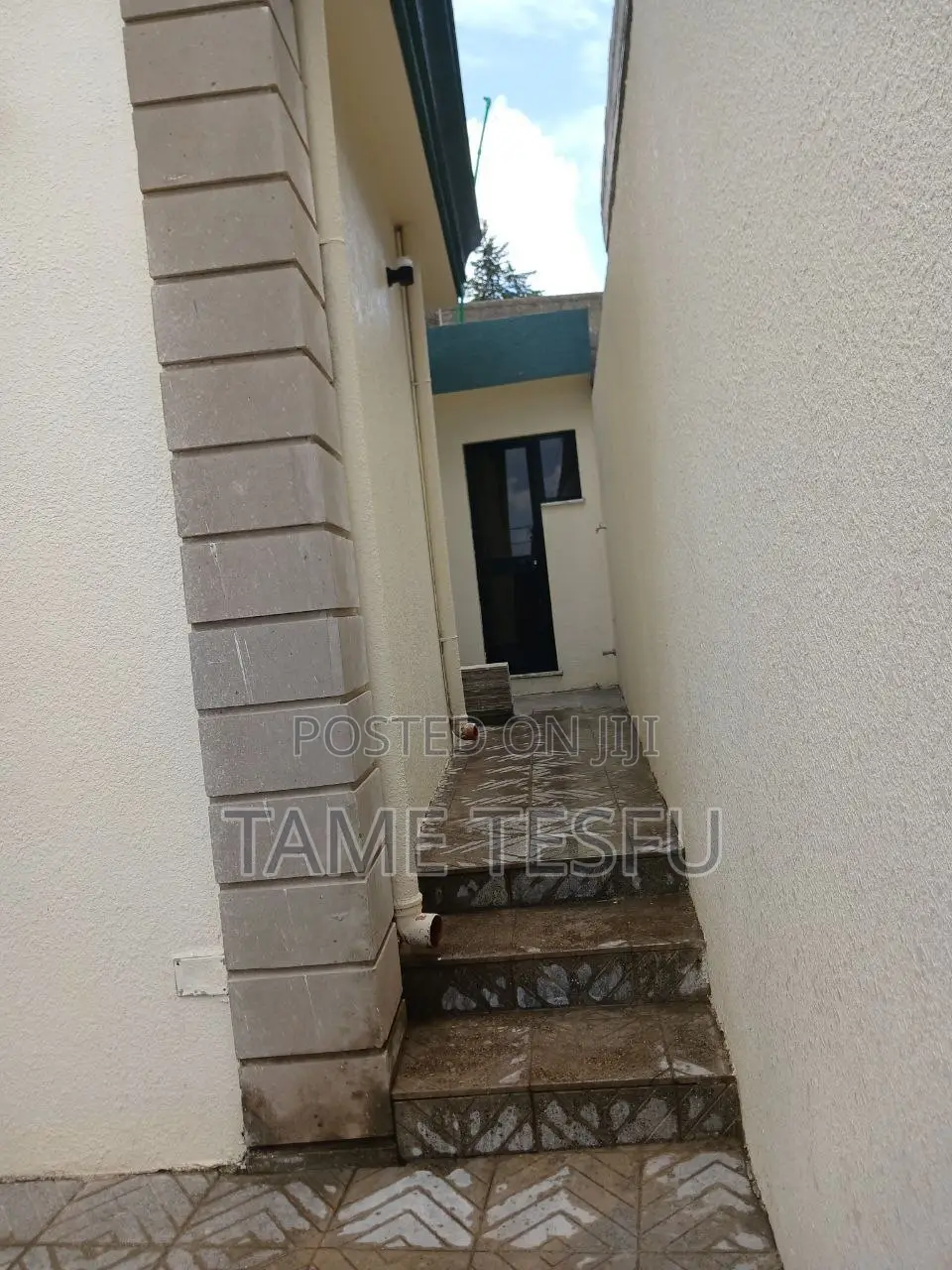 Furnished 3bdrm House in Kara, Yeka for sale