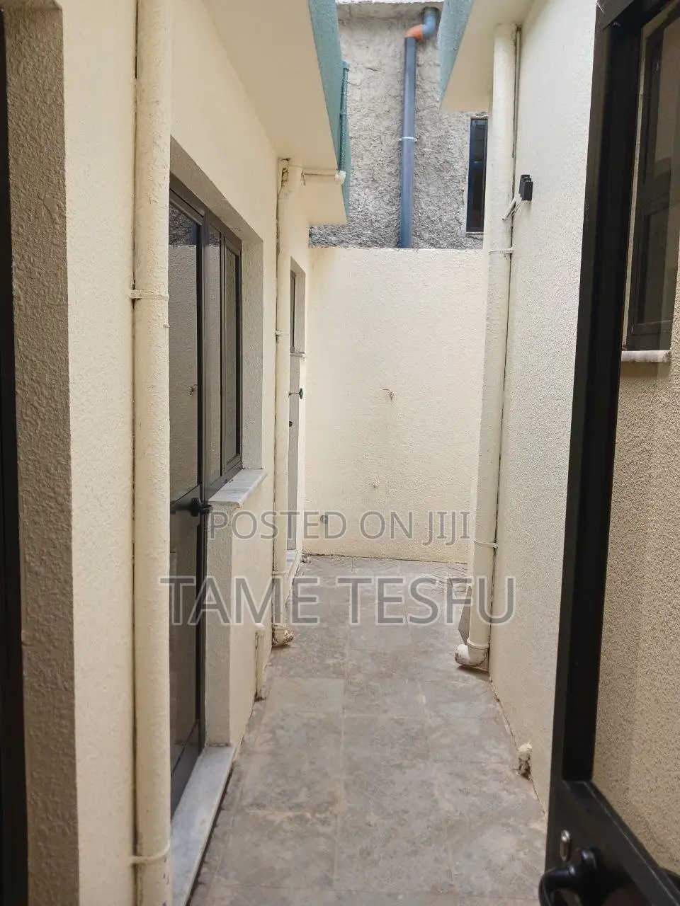 Furnished 3bdrm House in Kara, Yeka for sale