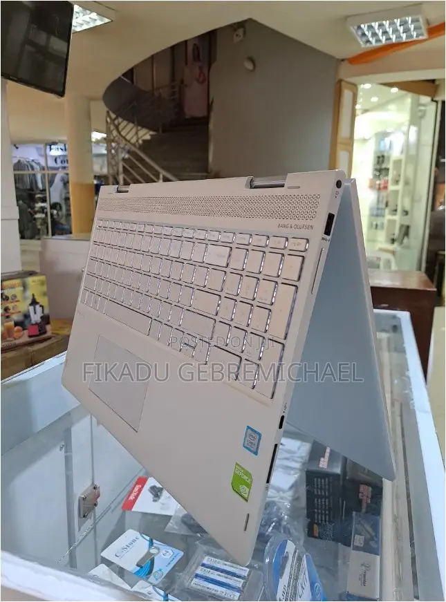 New Laptop HP Envy X360 8GB Intel Core I5 SSD 512GB