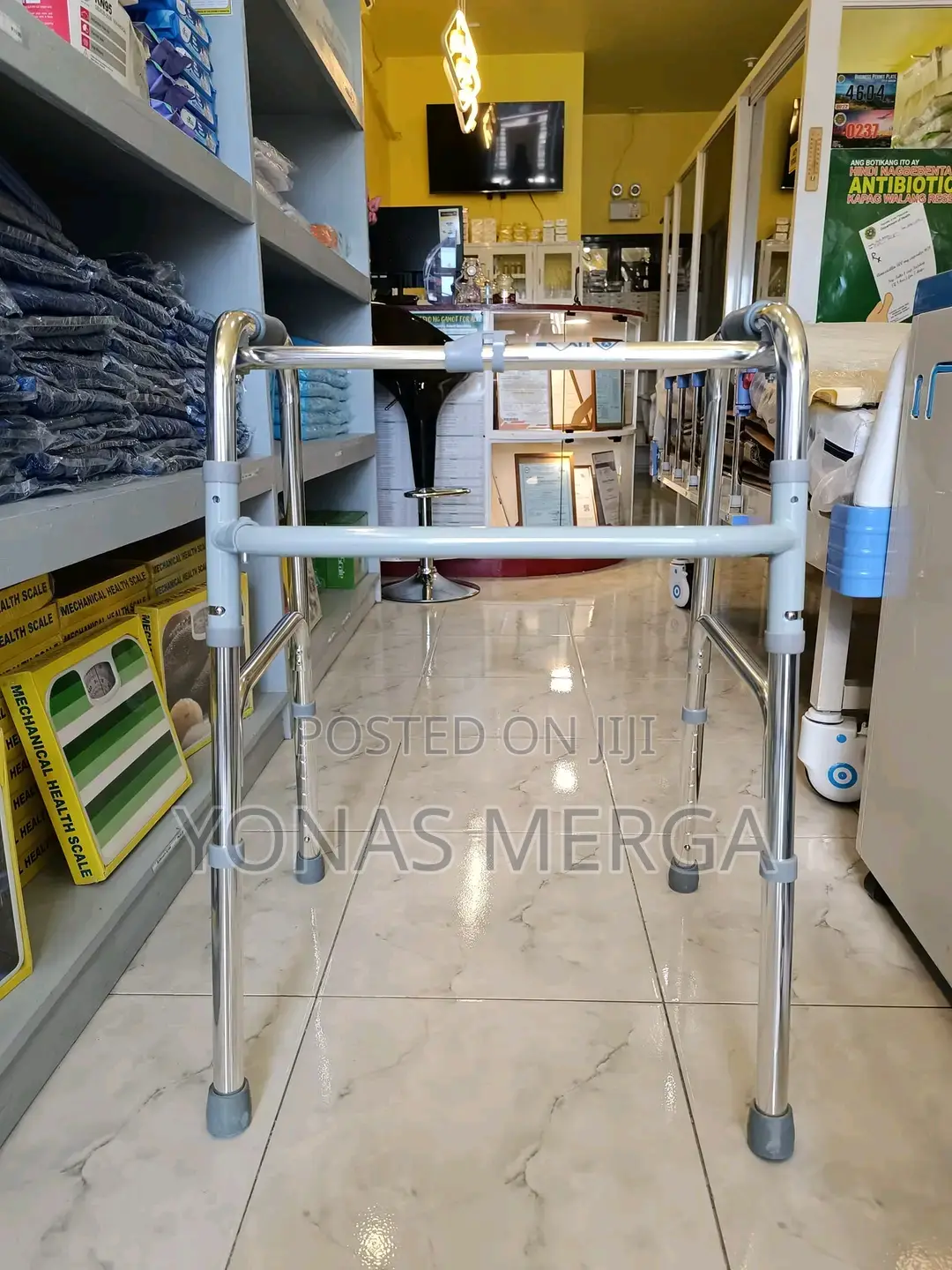 Height-Adjustable Walker¶ባለ4 እግር\Walker¶Walker|ፍሬም ያለዉ\Walk