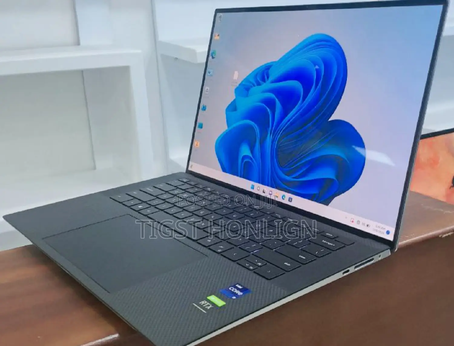 New Laptop Dell XPS 15 32GB Intel Core I9 SSD 2T