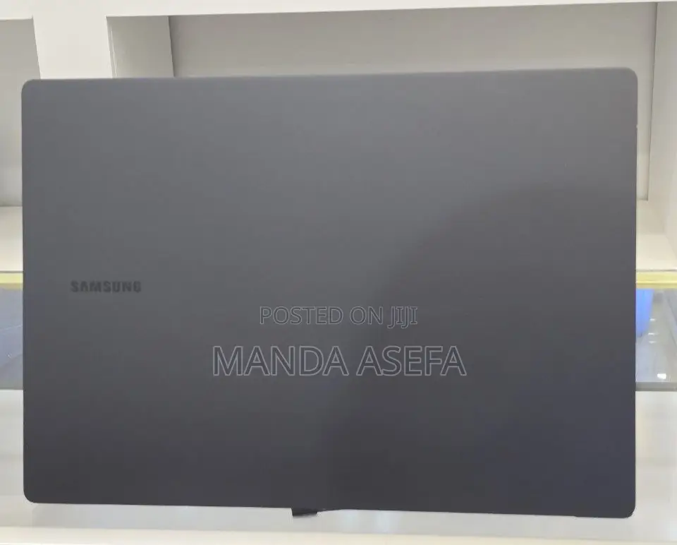 New Laptop Samsung 16GB Intel Core I7 SSD 1T