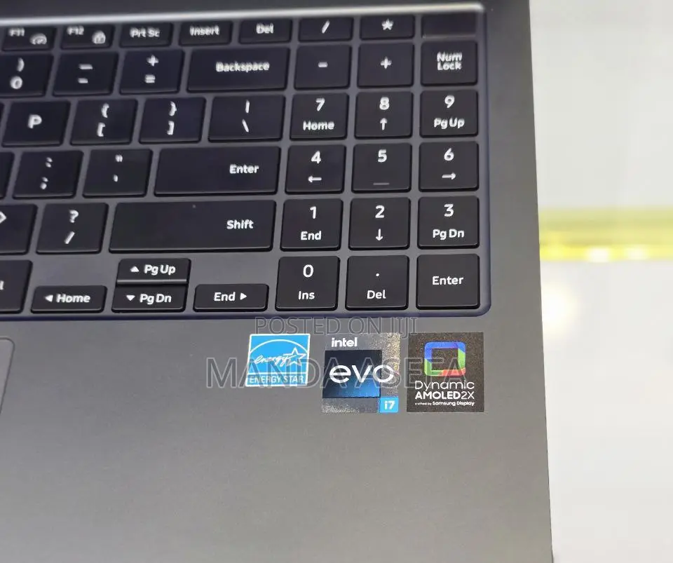 New Laptop Samsung 16GB Intel Core I7 SSD 1T