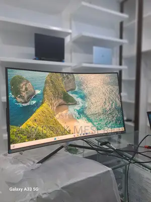 Samsung 32"Inch Gaming Curved Monitor ()