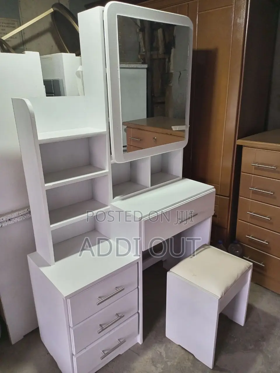 ድሬሲንግ ቴብል/Dressing