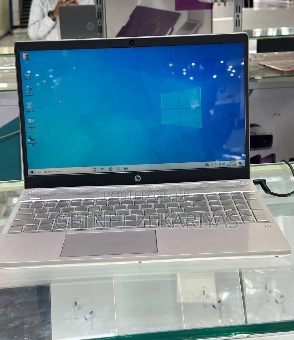 New Laptop HP Pavilion 15 8GB Intel Core I5 HDD 1T