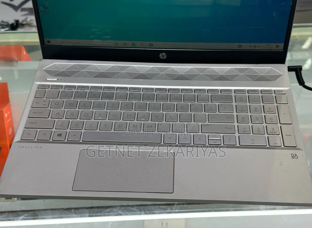 New Laptop HP Pavilion 15 8GB Intel Core I5 HDD 1T