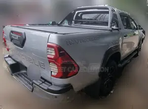 Photo - Toyota Hilux 2022 Silver