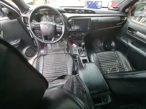 Toyota Hilux 2022 Silver