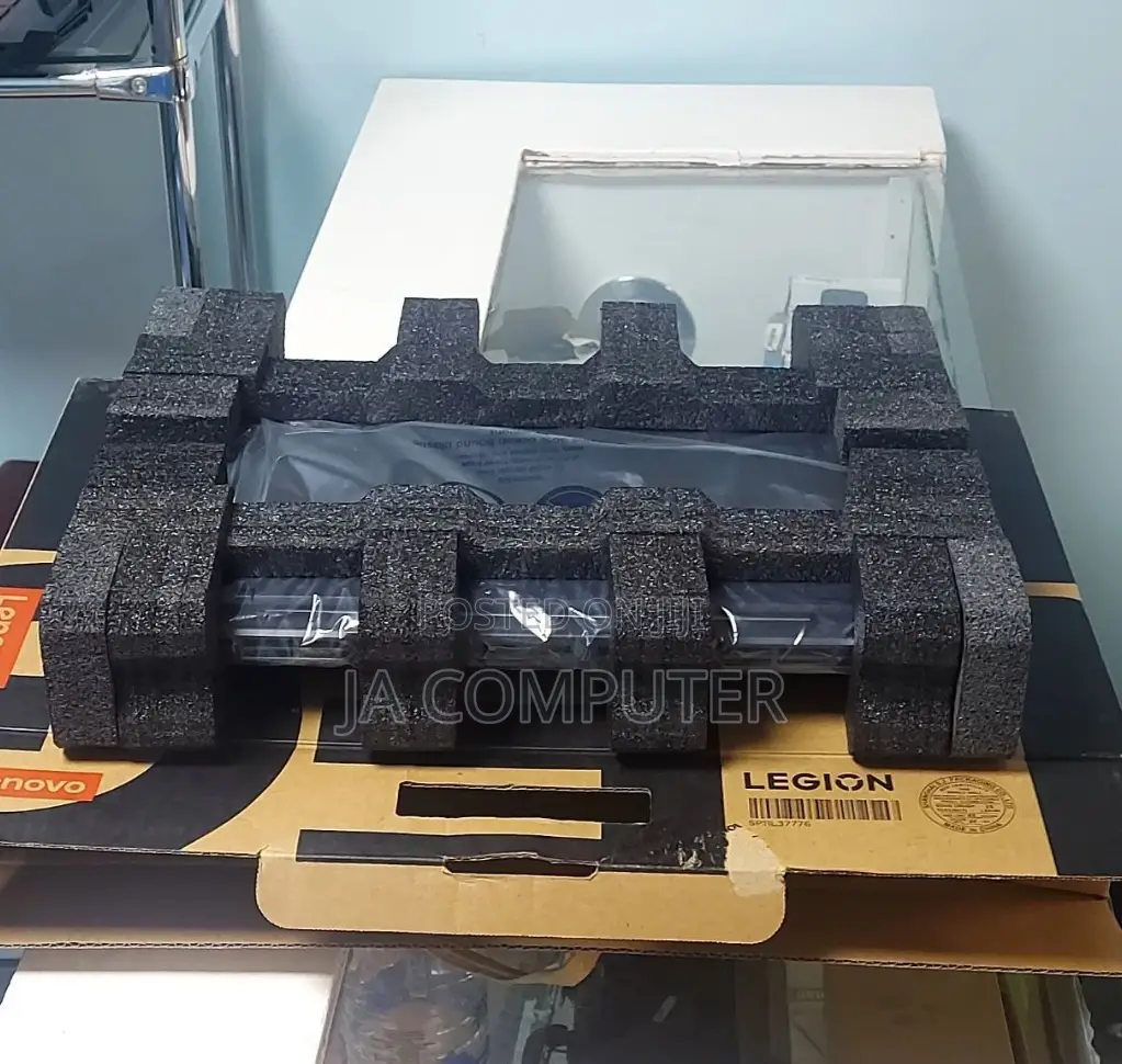 New Laptop Lenovo Legion 5 16GB Intel Core I7 SSD 1T