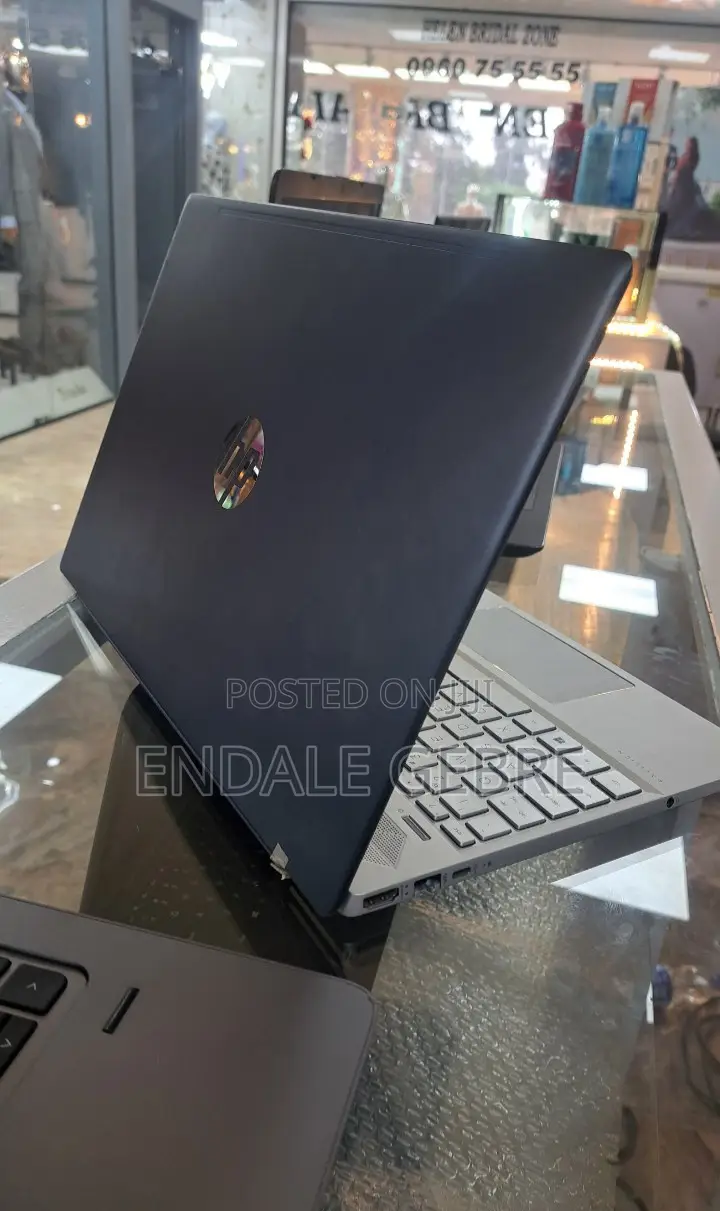 New Laptop HP Pavilion 15 8GB Intel Core I5 HDD+SSD 500GB