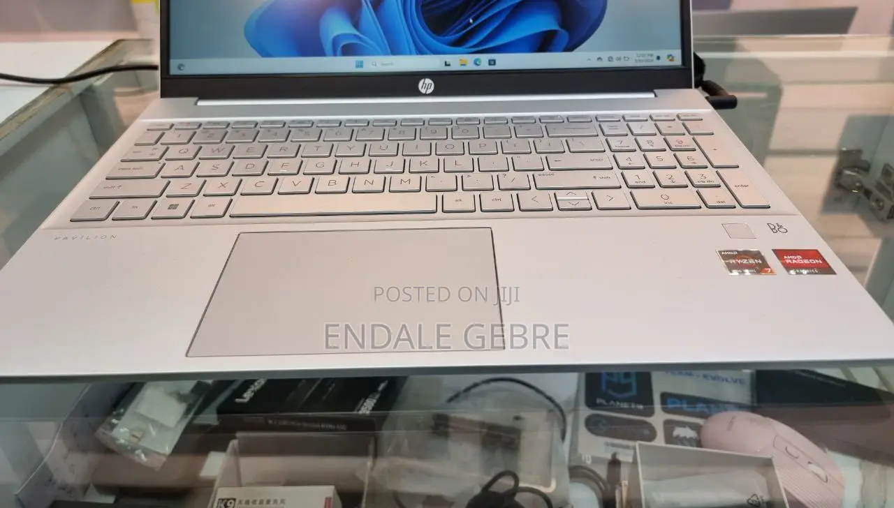 New Laptop HP Pavilion 15 8GB AMD Ryzen 7 SSD 512GB