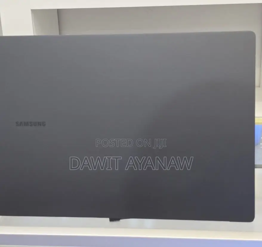 New Laptop Samsung 16GB Intel Core I7 SSD 1T