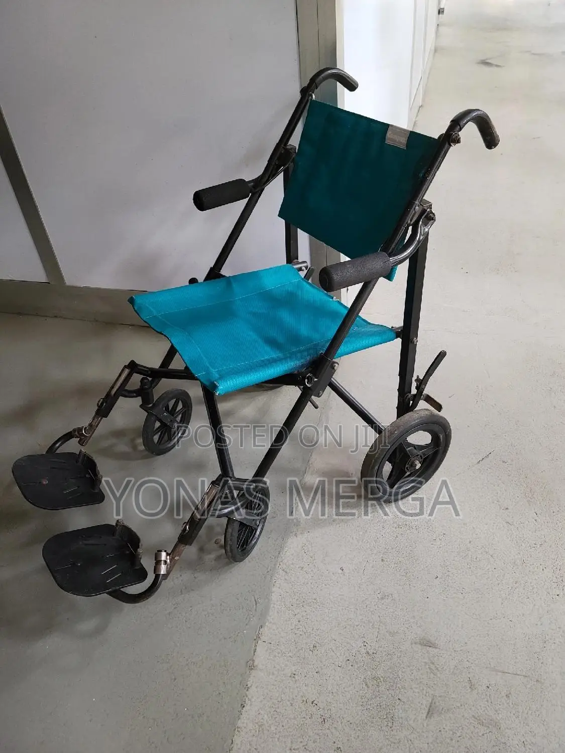 Wheelchair|ዊልቼር|ባለ4 ትንንሽ ጎማ Wheelchair\Wheelchair¶Wheelchair