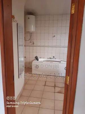 6bdrm House in የሚሸጥ ቤት አያት, Bole for sale