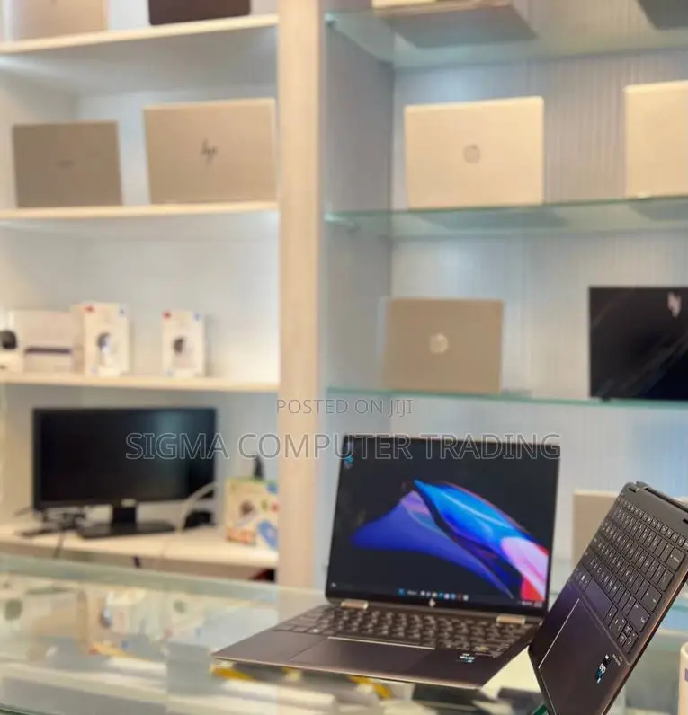 New Laptop HP Spectra 13 16GB Intel Core I7 SSD 1T