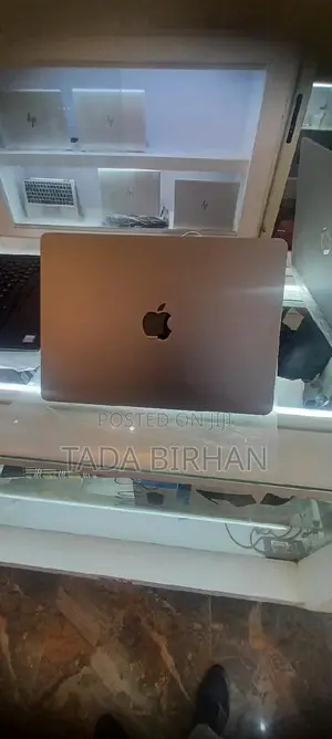 New Laptop Apple MacBook Pro 2017 12GB Intel Core i7 SSD 512GB