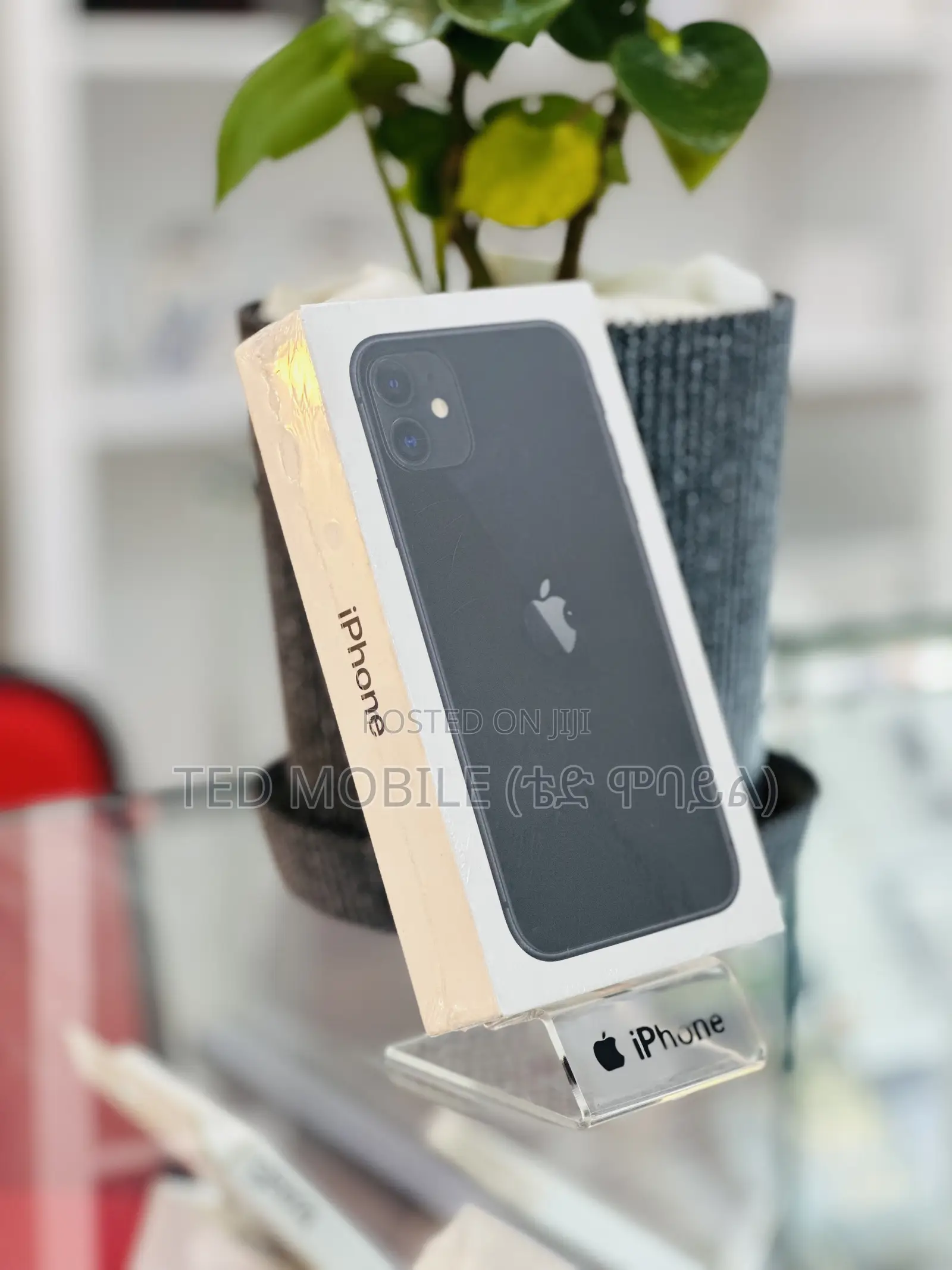 New Apple iPhone 11 64 GB Black