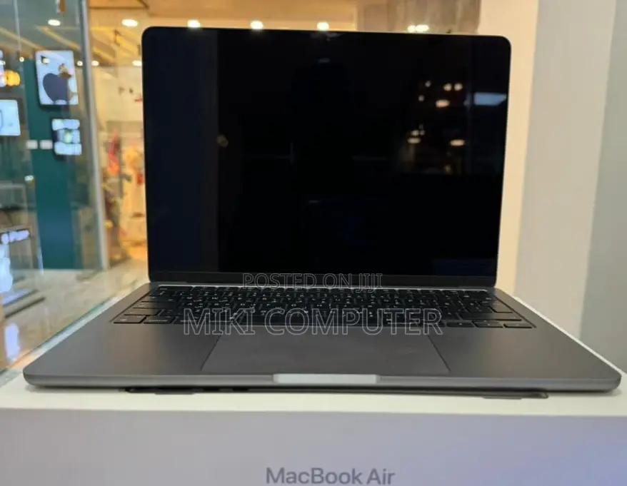 New Laptop Apple MacBook Air 2022 M2 8GB Intel SSD 256GB