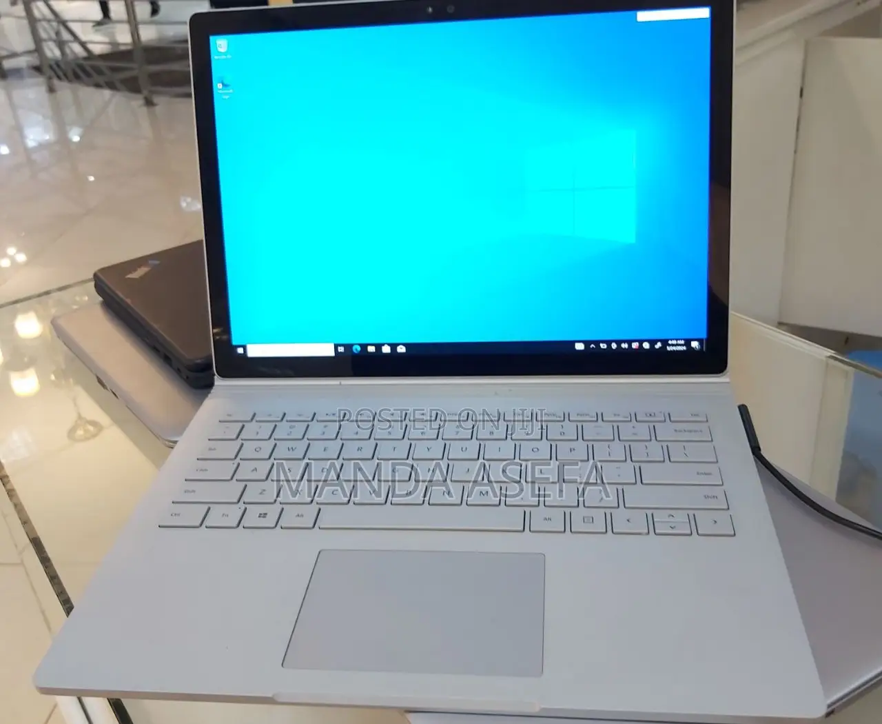 New Laptop Microsoft Surface 8GB Intel Core I5 SSD 256GB