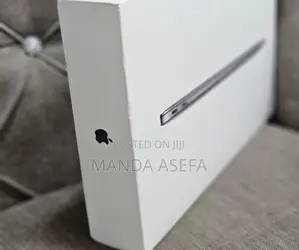 Photo - New Laptop Apple MacBook Air 8GB Apple M1 SSD 256GB