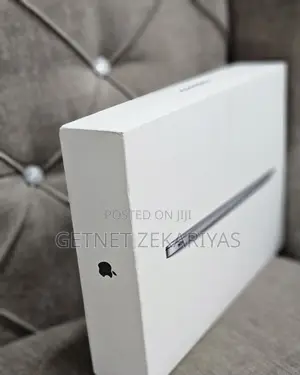 New Laptop Apple MacBook Air 8GB Apple M1 SSD 256GB