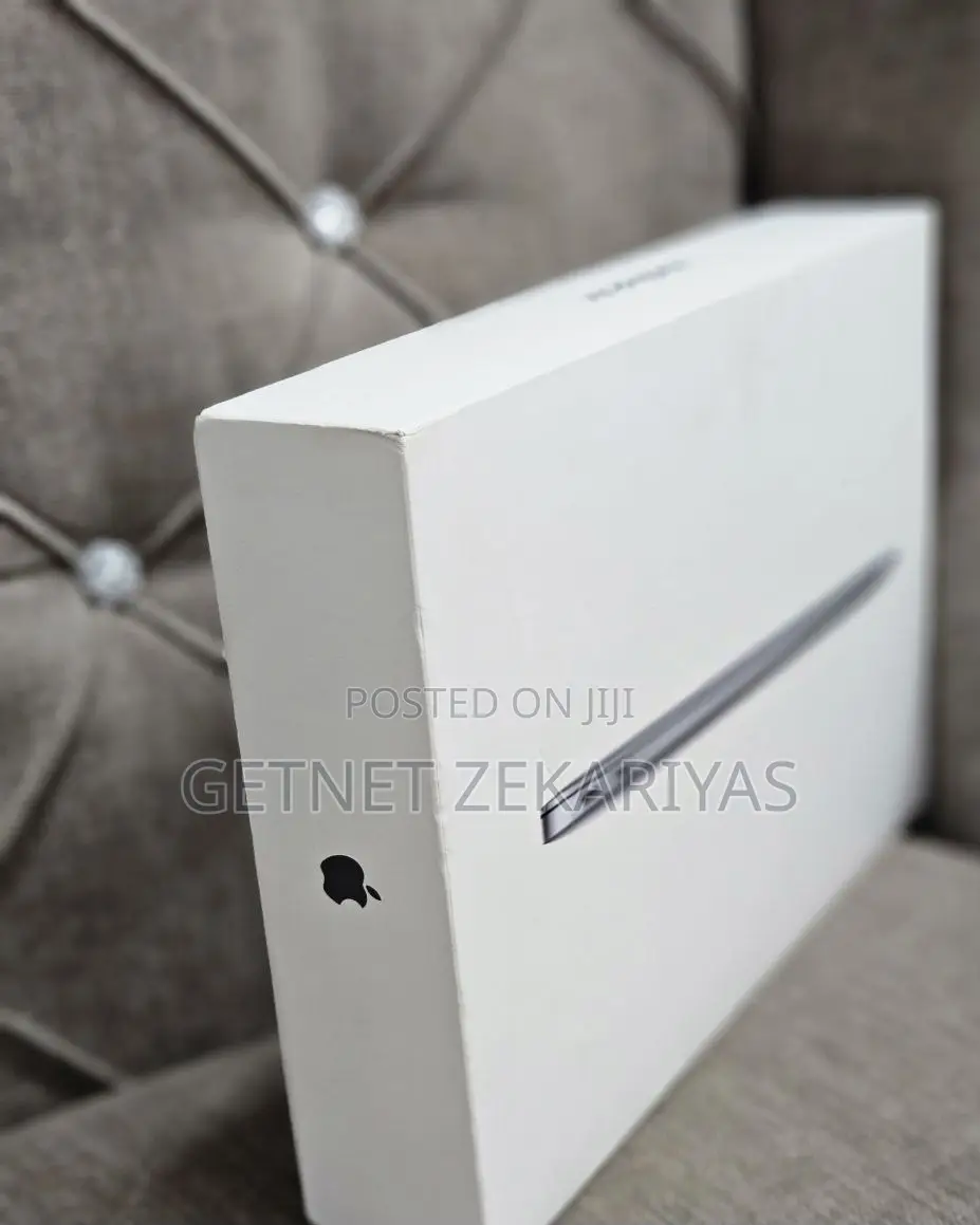 New Laptop Apple MacBook Air 8GB Apple M1 SSD 256GB