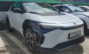 Toyota bZ4X 71.4 kWh FWD 2023 White