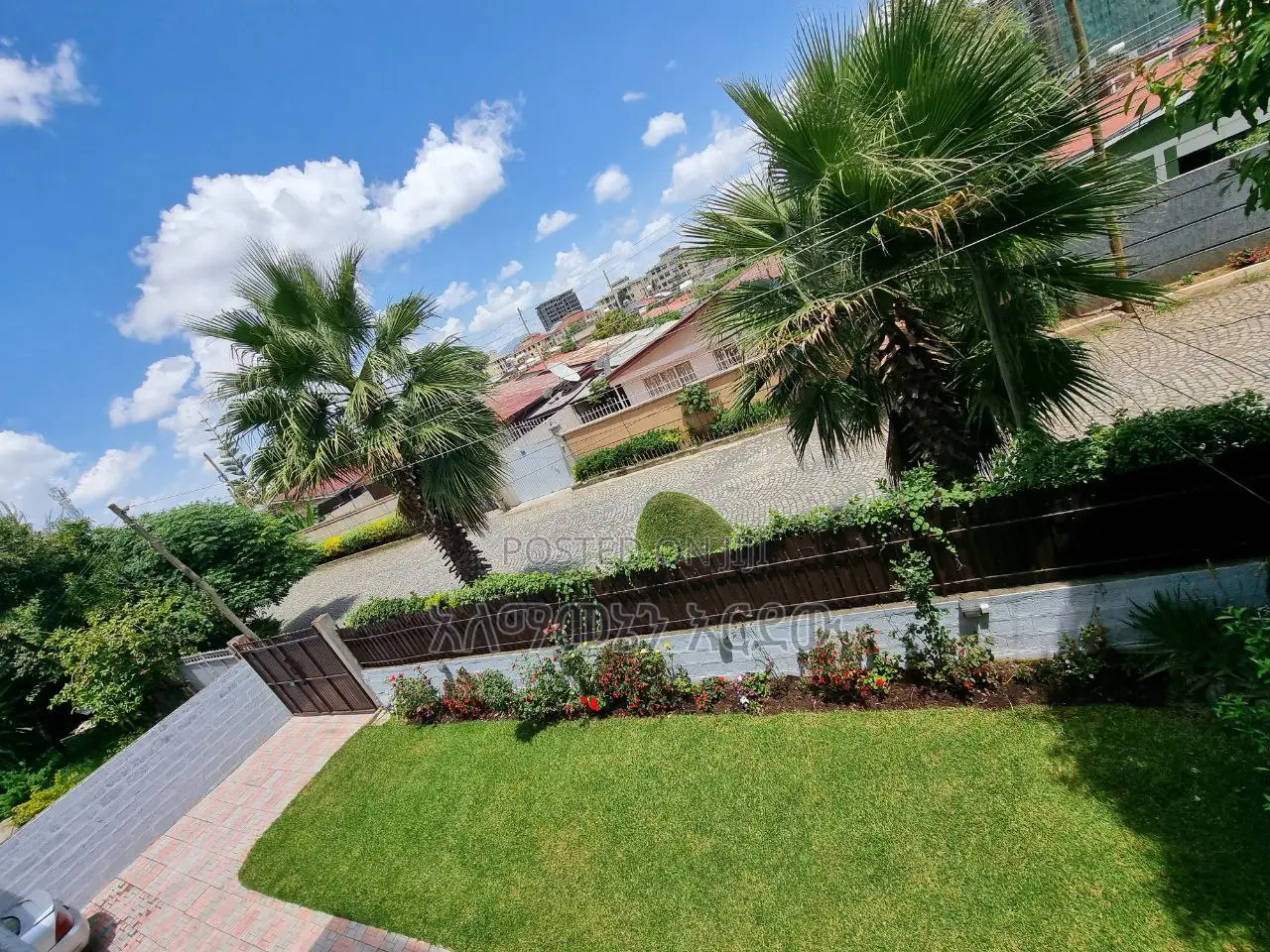 Furnished 3bdrm Townhouse/Terrace in አያት ዞን, Bole for sale