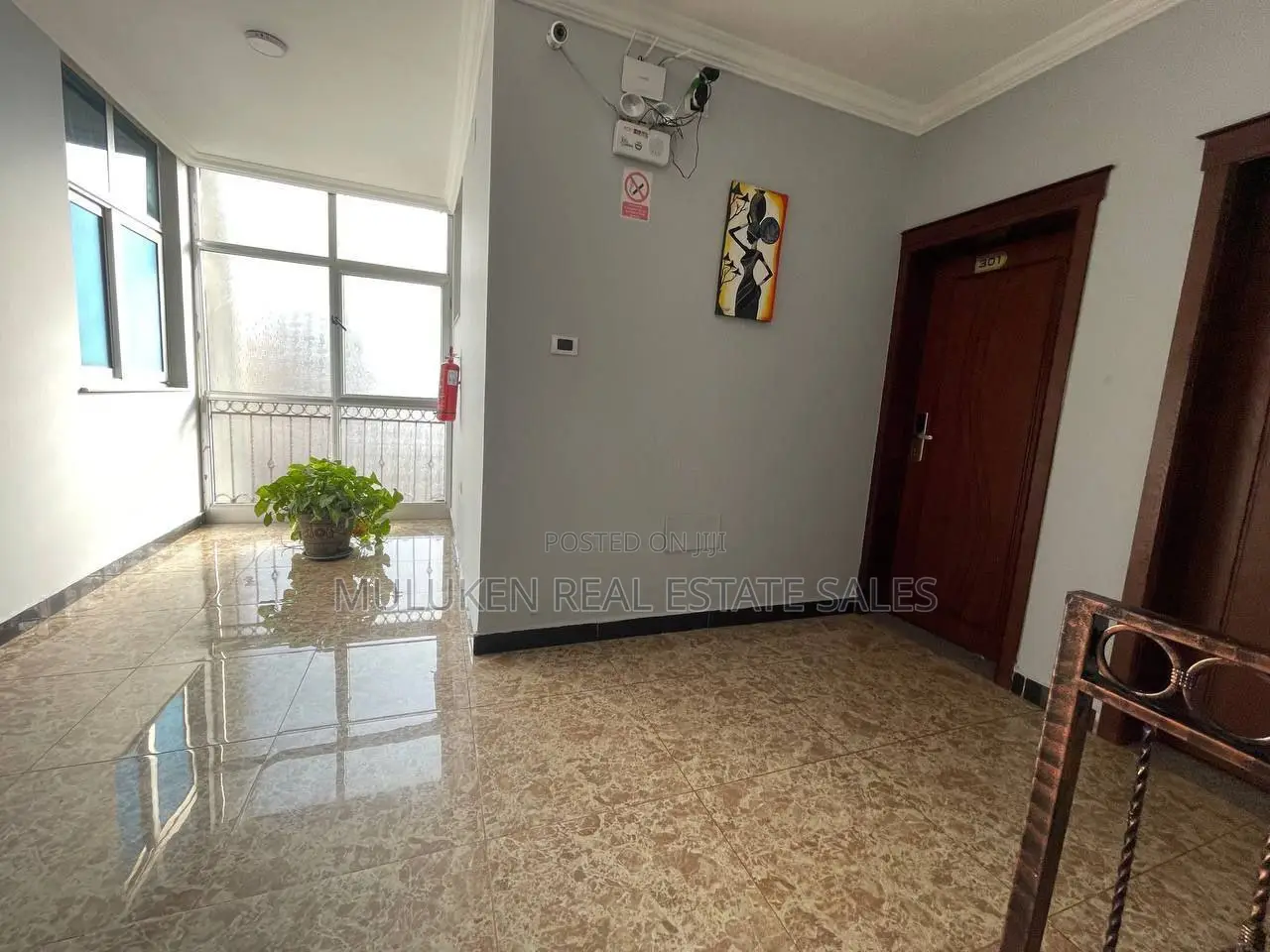 18bdrm Apartment in Bole for sale