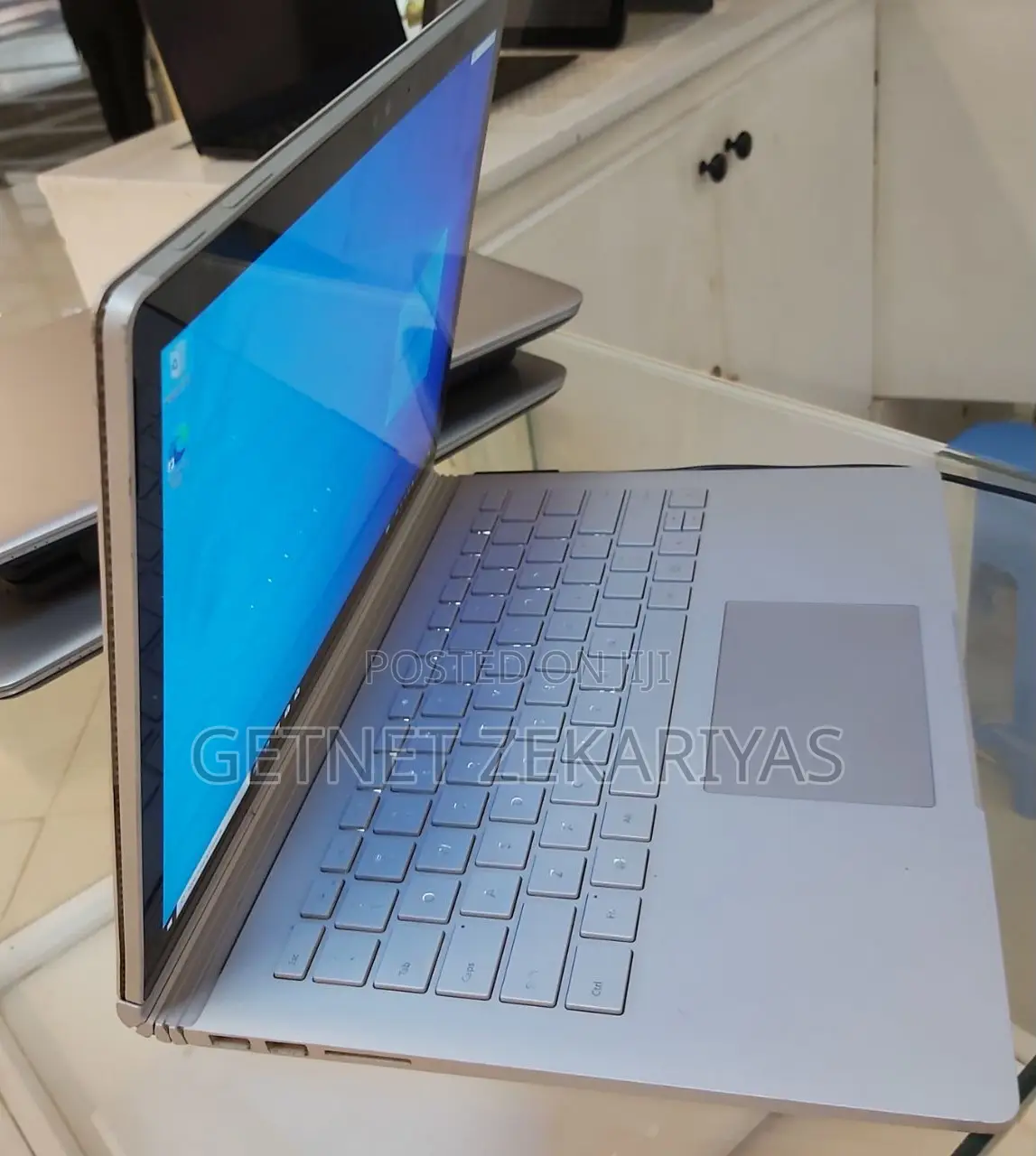 New Laptop Microsoft Surface Book 8GB Intel Core I5 SSD 256GB