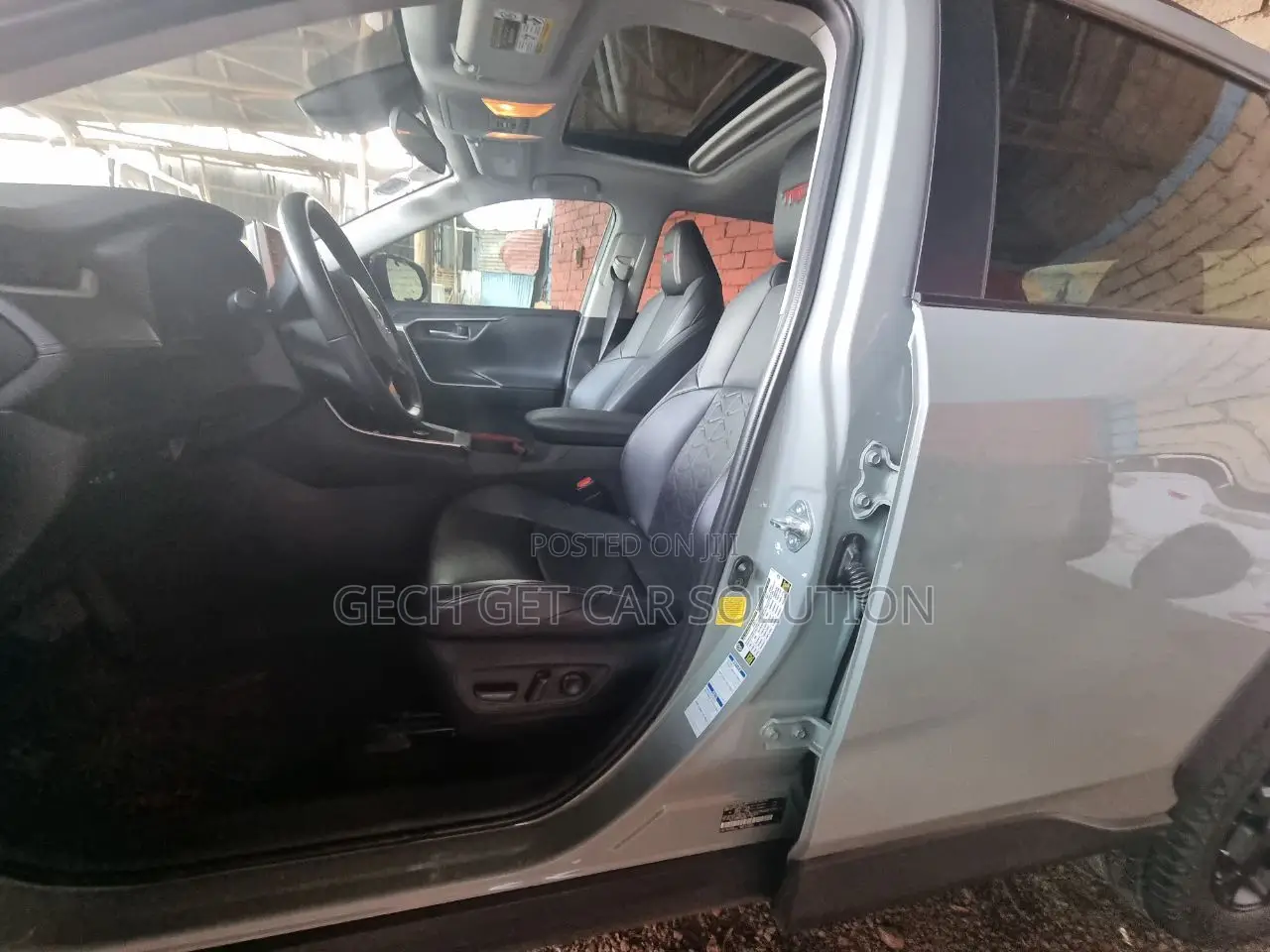 Toyota RAV4 2021 Green