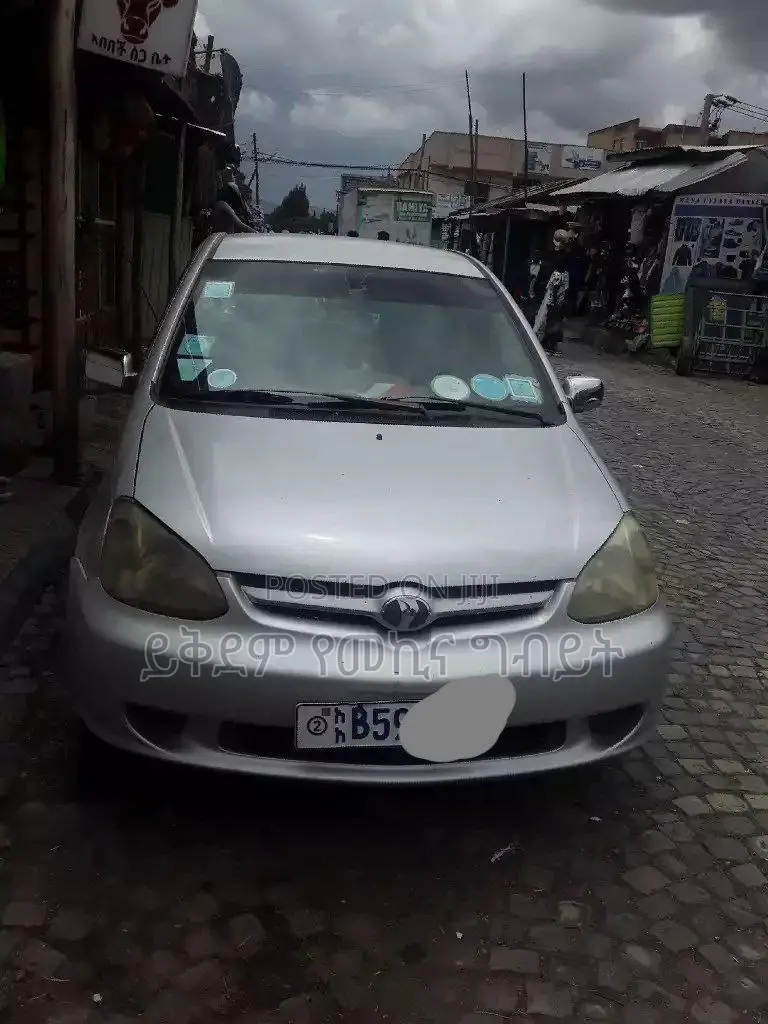 Toyota Platz 2005 Silver