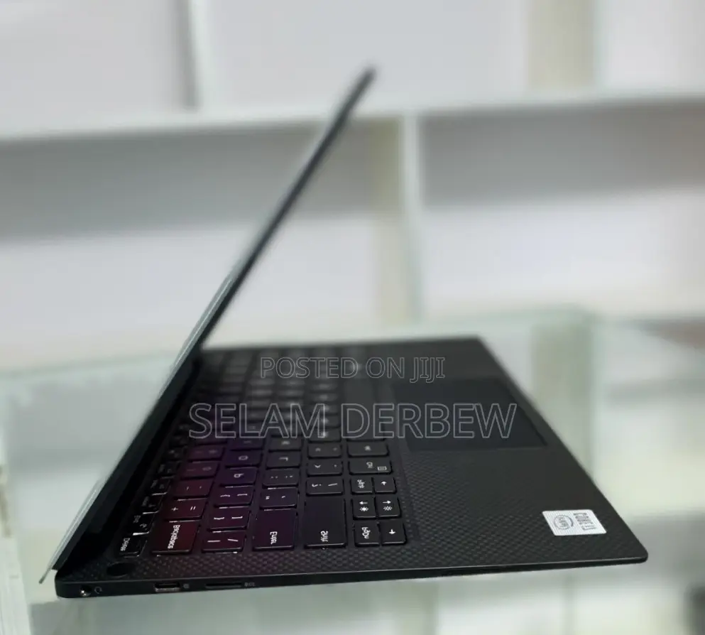 New Laptop Dell XPS 15 8GB Intel Core I7 SSD 256GB