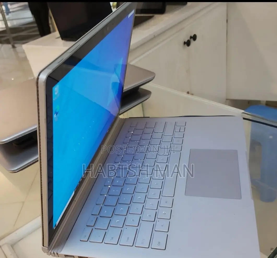New Laptop Microsoft Surface Book 8GB Intel Core I5 SSD 256GB