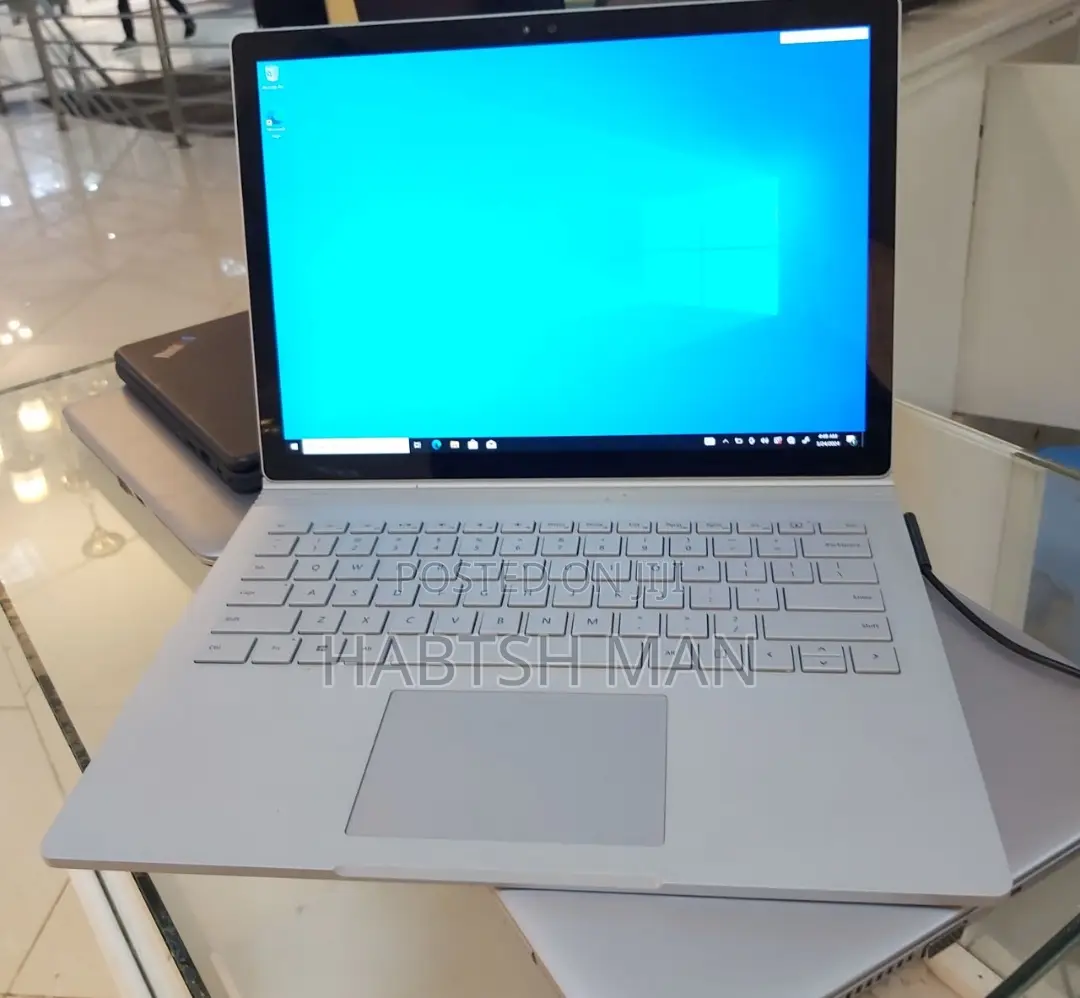 New Laptop Microsoft Surface Book 8GB Intel Core I5 SSD 256GB
