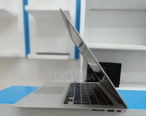 Laptop Apple MacBook Air 2015 4GB Intel Core I5 SSD 128GB