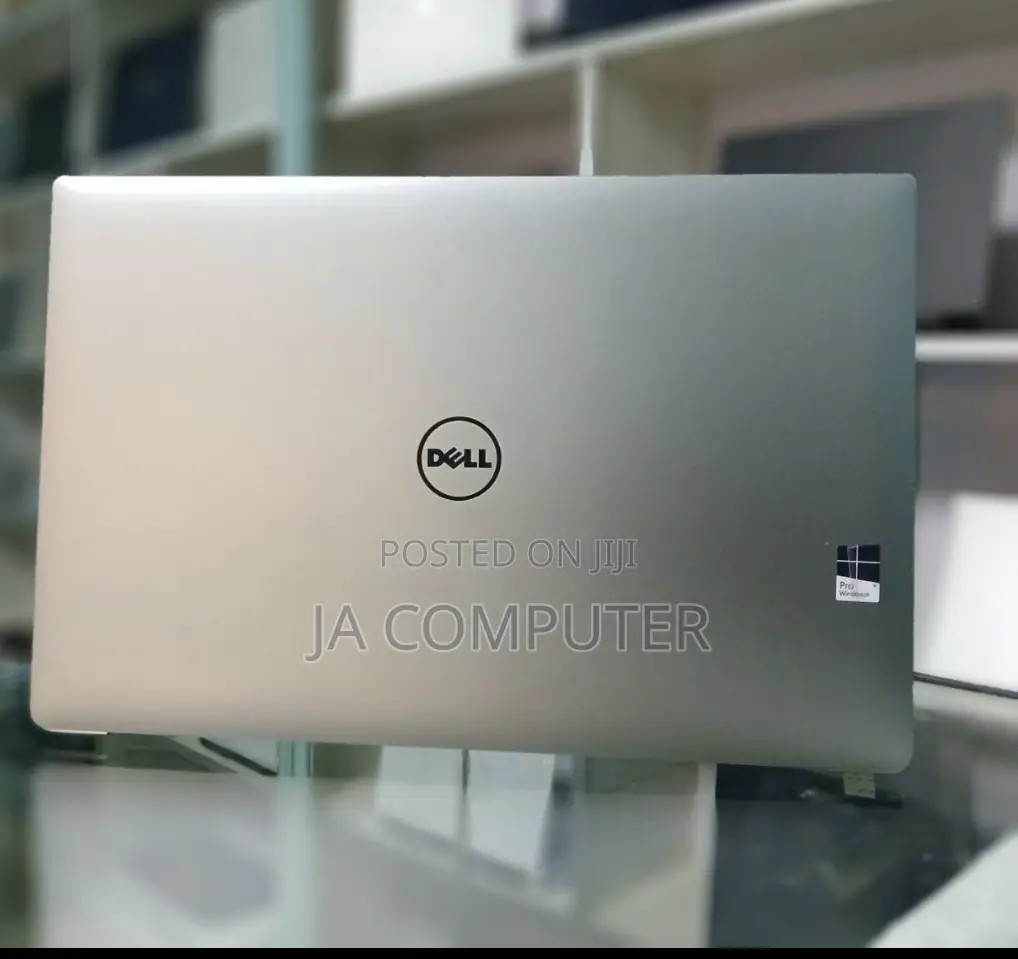 New Laptop Dell Precision 15 7520 16GB Intel Core I9 SSD 512GB