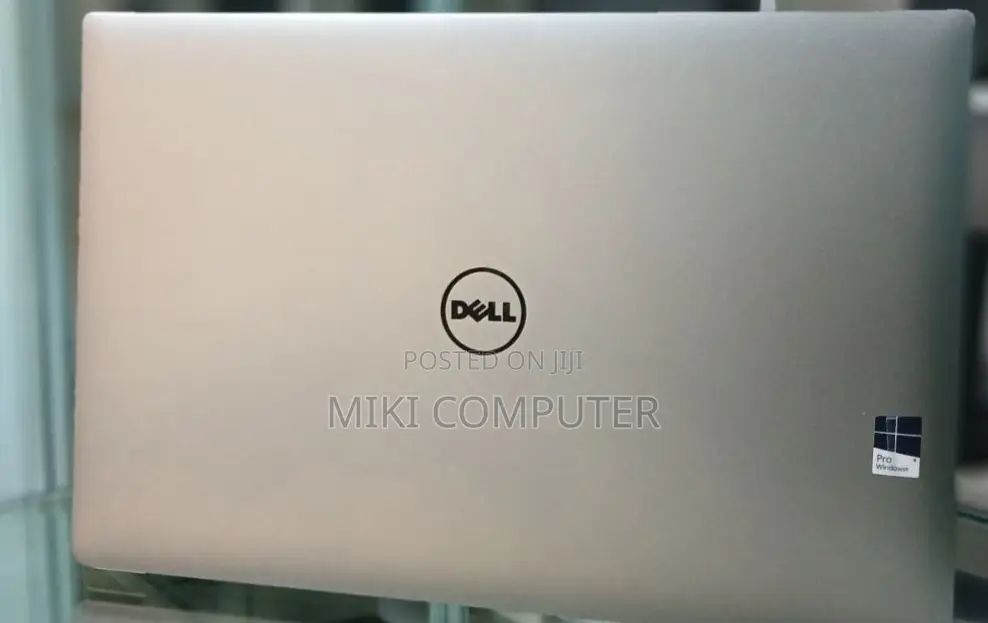 New Laptop Dell Precision 15 3520 16GB Intel Core I9 SSD 512GB