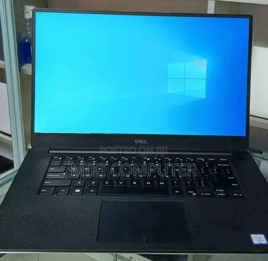 New Laptop Dell Precision 15 3520 16GB Intel Core I9 SSD 512GB