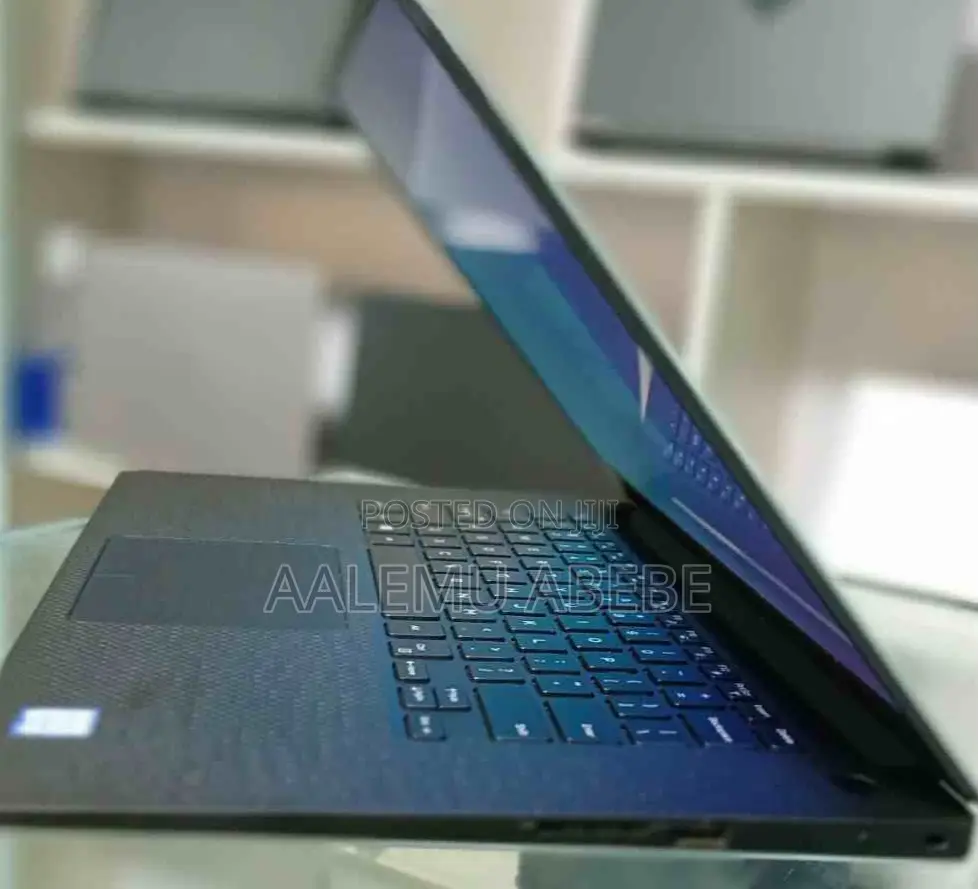 New Laptop Dell XPS 15 16GB Intel Core I9 SSD 512GB