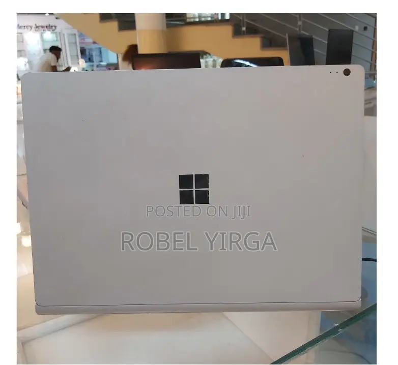 New Laptop Microsoft Surface 8GB Intel Core I5 SSD 256GB