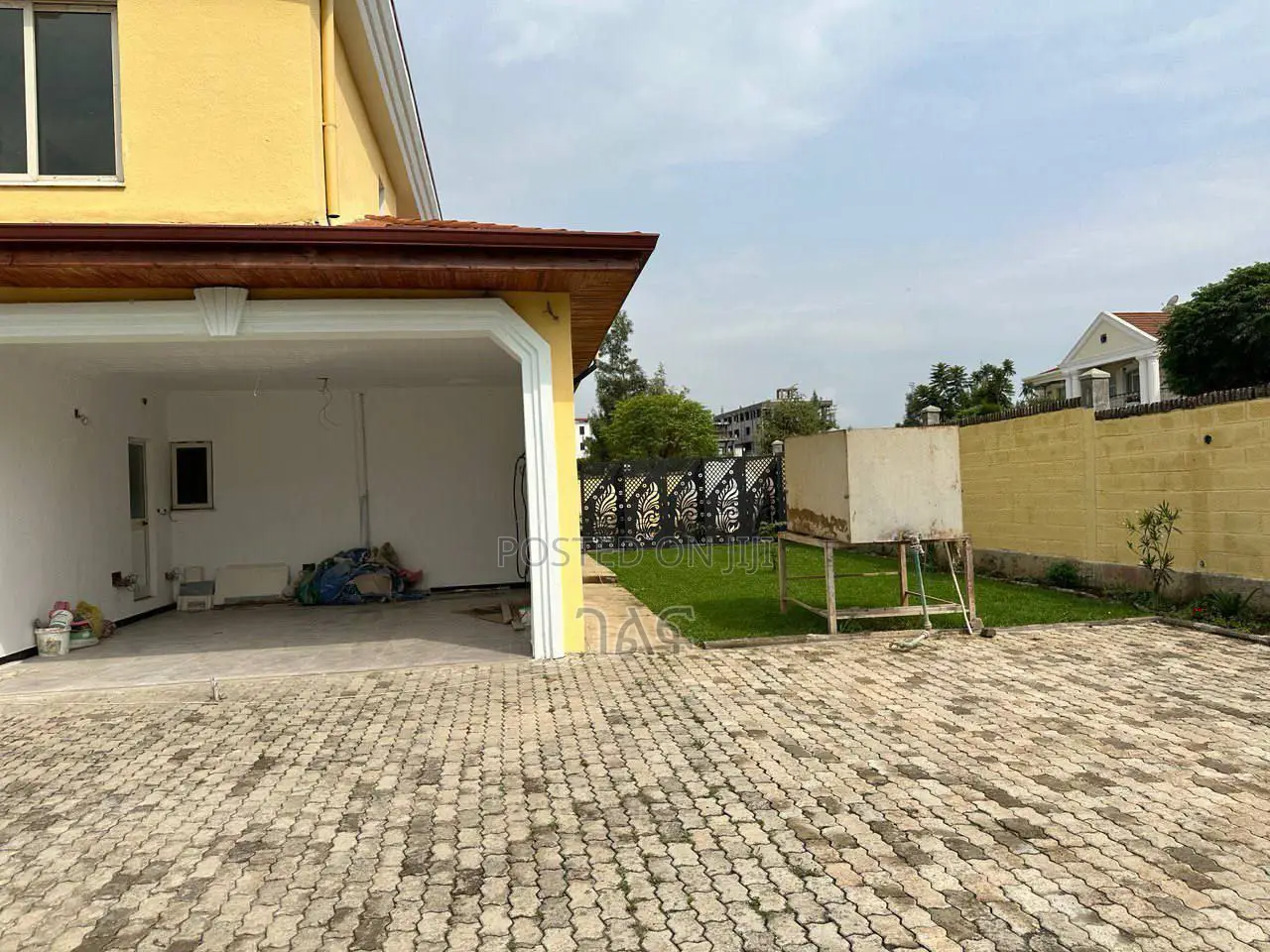 5bdrm House in Ccd የሚሸጥ ቅንጡ ቤት 1000, Bole for sale